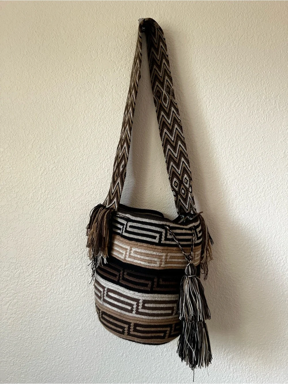 Handwoven Wayuu Mochila Bag - Earthy Geometric Crossbody